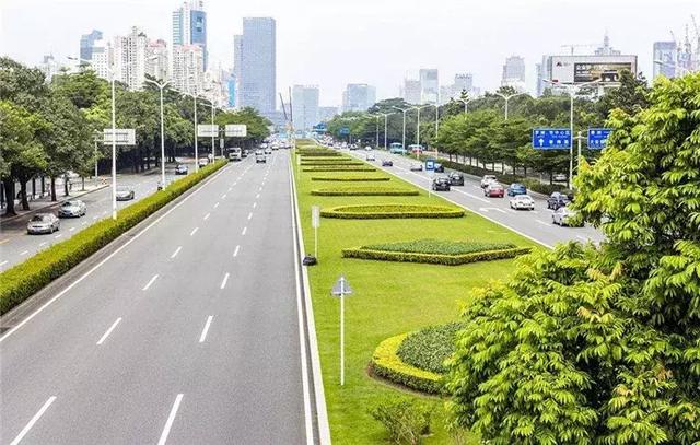【道路建?！康缆肪G化帶設(shè)計(jì)