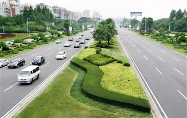 【道路建?！康缆肪G化帶設(shè)計(jì)